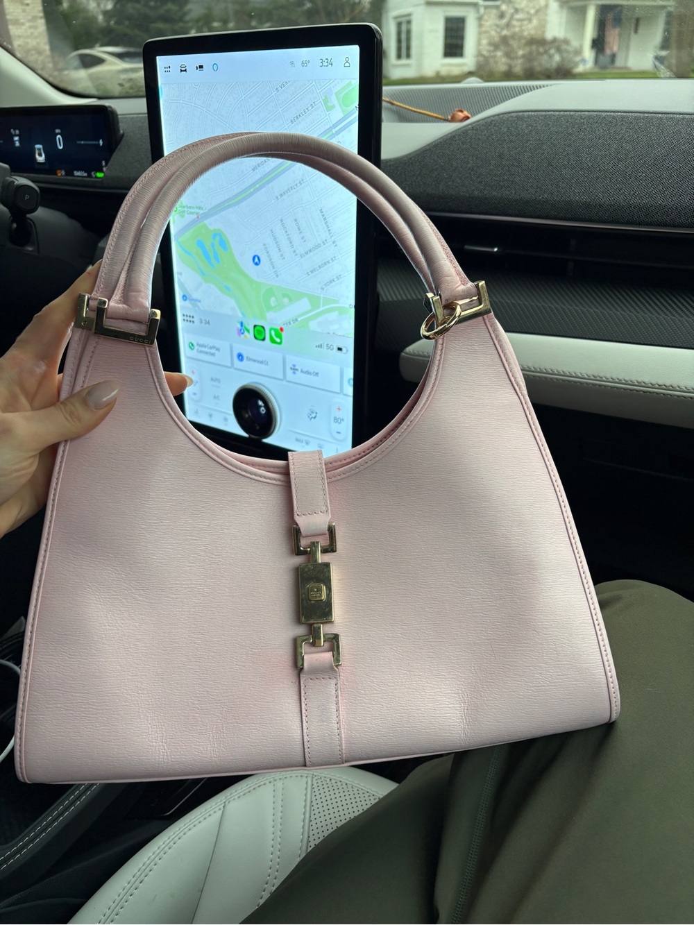 Gucci Pink Leather Shoulder Bag with Gold Hardware - Picture 6 of 6